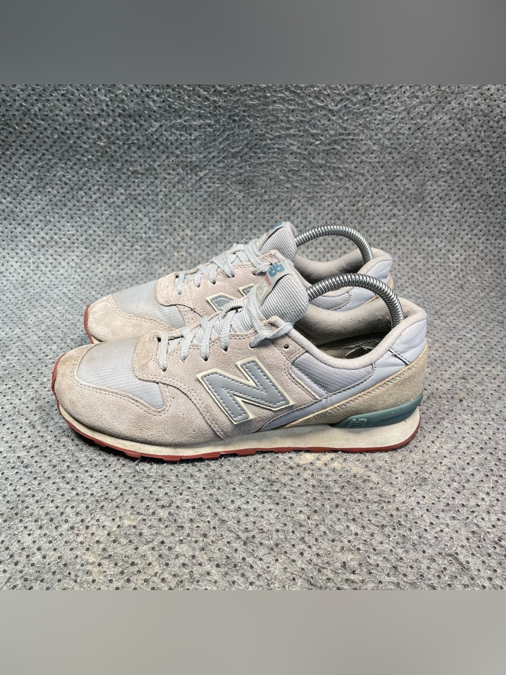 New Balance 696 Suede Shoes Size 8.5 Women’s
